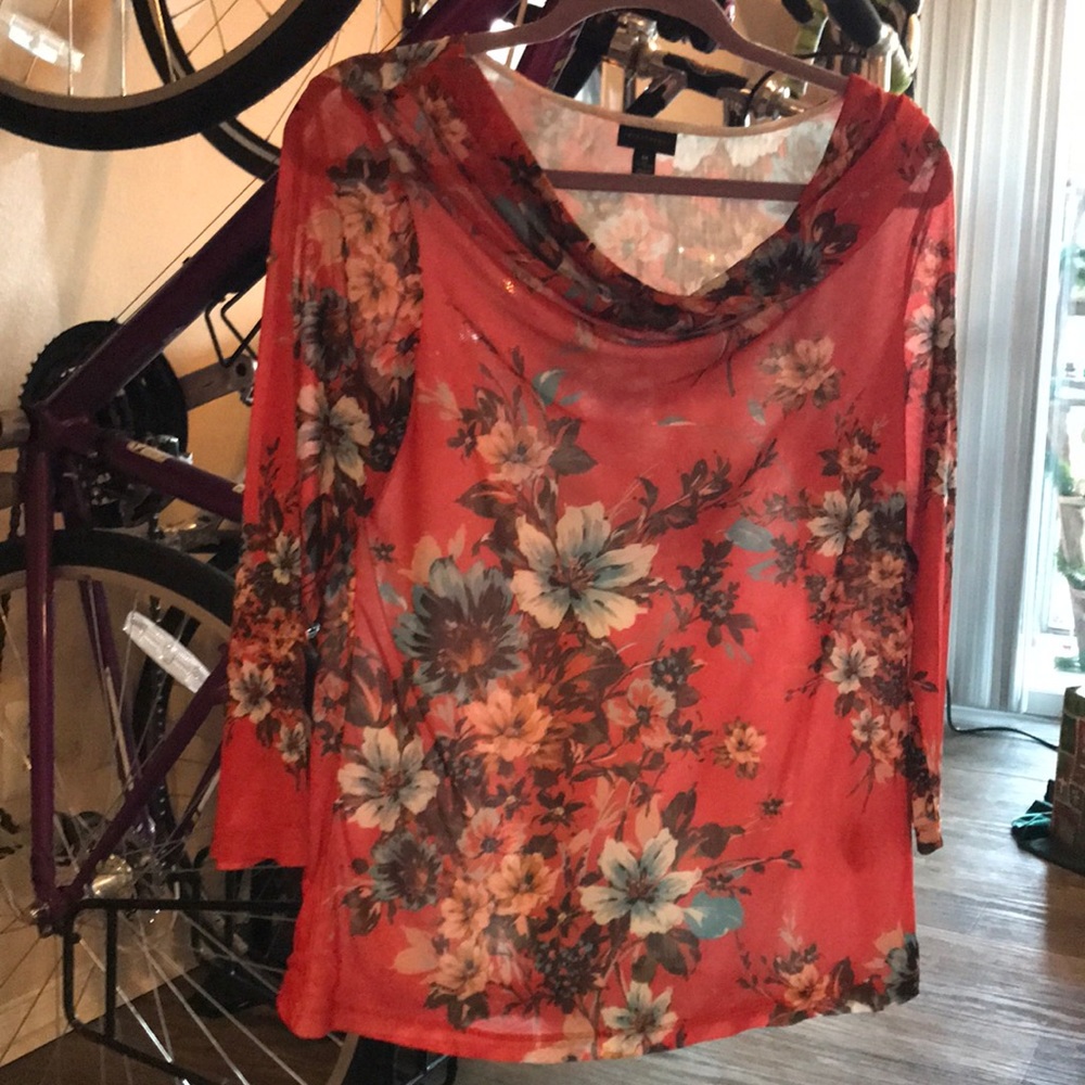 Investments 3/4 sleeve dress top.